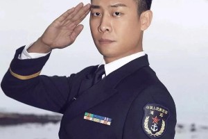 张译孙俪军旅生涯对比：从部队到演艺圈的蜕变