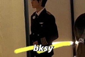 张真源《奔跑吧》机长造型引爆热议，制服魅力惊艳全网