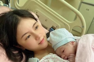 95后辣妈Aurora四胎得子，网友热议家庭选择