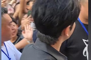黄晓明假发事件引发热议：明星形象背后的真实与压力