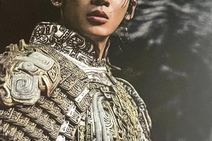 于适悉尼被偶遇引热议：外八字腿型与实力演员的成长