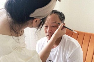 林允连续5年为周星驰庆生，星女郎情谊深厚